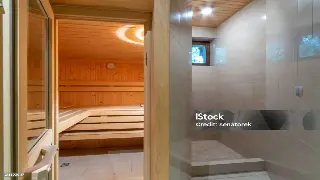 京城白领生存现状：加班熬夜后，一场深度按摩的自我救赎