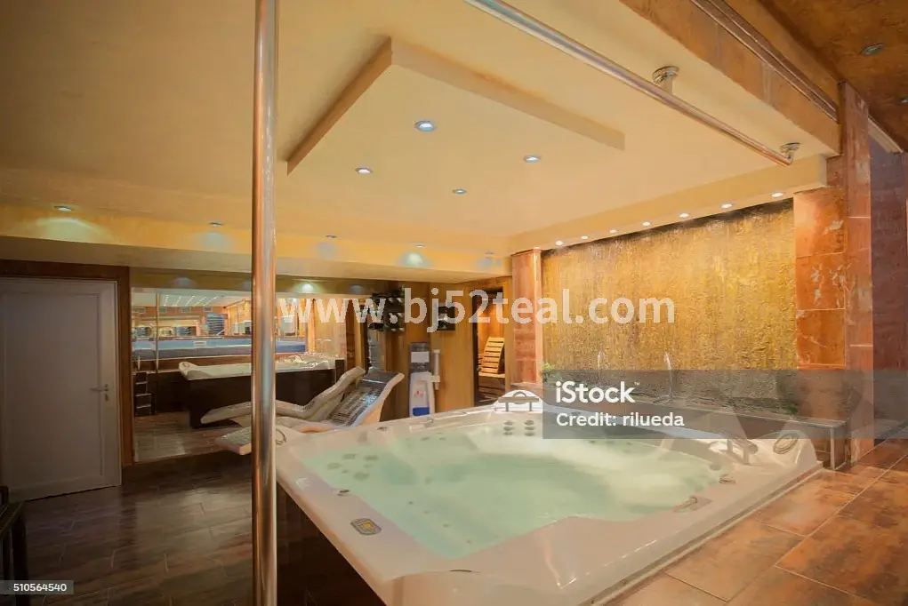 北京顶级按摩养生会所的豪华水疗池